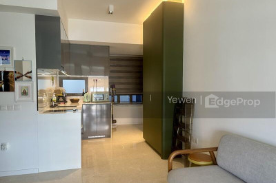 THE TRE VER Apartment / Condo | Listing