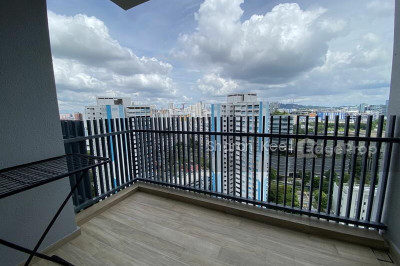 J GATEWAY Apartment / Condo | Listing