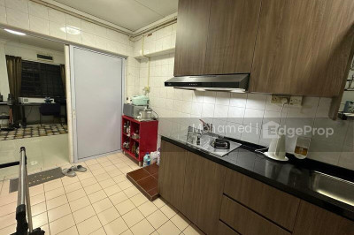 11 PINE CLOSE HDB | Listing