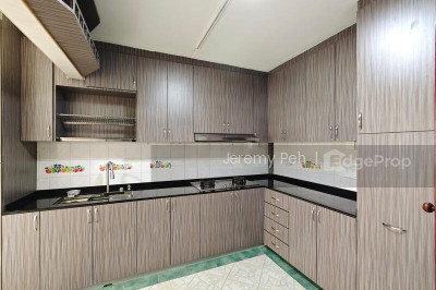 678 WOODLANDS AVENUE 6 HDB | Listing