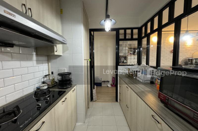 317B YISHUN GREENWALK HDB | Listing