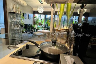 SIGLAP V Apartment / Condo | Listing