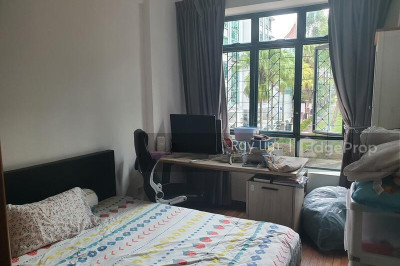 SELANTING GREEN Apartment / Condo | Listing