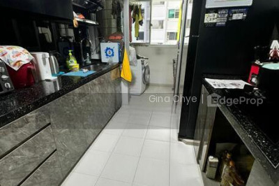 523D TAMPINES CENTRAL 7 HDB | Listing