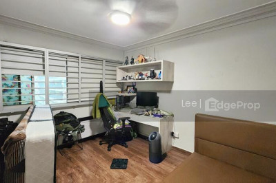 714 JURONG WEST STREET 71 HDB | Listing