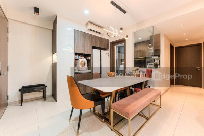 INZ RESIDENCE Apartment / Condo | Listing