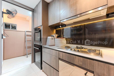 INZ RESIDENCE Apartment / Condo | Listing