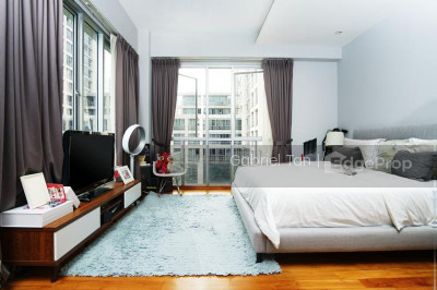 UE SQUARE Apartment / Condo | Listing