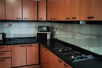 UE SQUARE Apartment / Condo | Listing