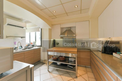 CAVENAGH COURT Apartment / Condo | Listing