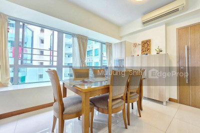 WATERFRONT WAVES Apartment / Condo | Listing