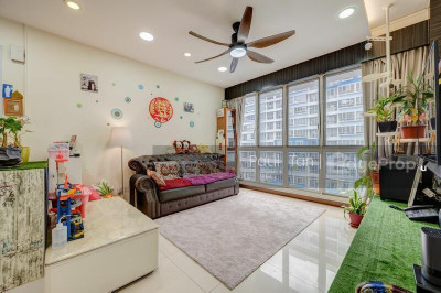 LA CASA Apartment / Condo | Listing