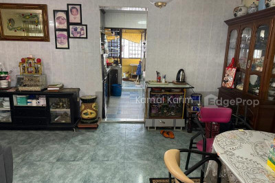 726 WOODLANDS CIRCLE HDB | Listing