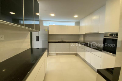 CUSCADEN RESIDENCES Apartment / Condo | Listing