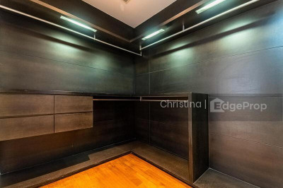 SUI GENERIS Apartment / Condo | Listing