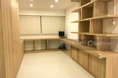 60 DAKOTA CRESCENT HDB | Listing