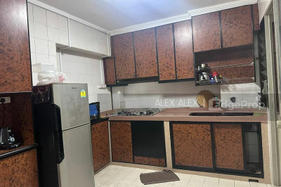 736 WOODLANDS CIRCLE HDB | Listing