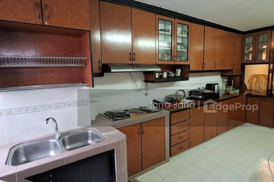 256 ANG MO KIO AVENUE 4 HDB | Listing