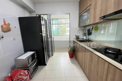 104D CANBERRA STREET HDB | Listing