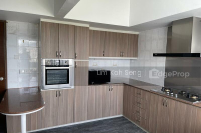 LEONIE TOWERS Apartment / Condo | Listing