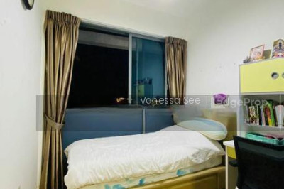 SKIES MILTONIA Apartment / Condo | Listing