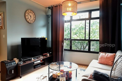 HIGH RENTAL (ROOM) YIELD. 2 BEDROOM UNIT, SHELTERED WALK TO MALL & MRT. 30 MINS TO CITY HDB | Listing