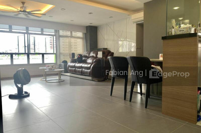 523A TAMPINES CENTRAL 7 HDB | Listing