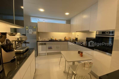 CUSCADEN RESIDENCES Apartment / Condo | Listing