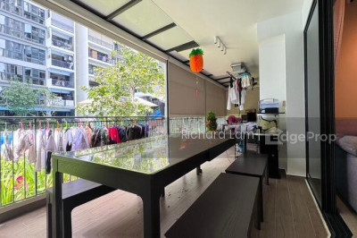 RIVERPARC RESIDENCE Apartment / Condo | Listing