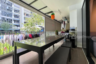 RIVERPARC RESIDENCE Apartment / Condo | Listing