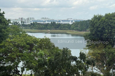 WATERFRONT GOLD Apartment / Condo | Listing