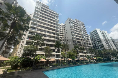 WATERFRONT GOLD Apartment / Condo | Listing