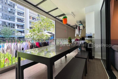 RIVERPARC RESIDENCE Apartment / Condo | Listing