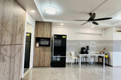 19 QUEEN'S CLOSE HDB | Listing