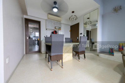 INZ RESIDENCE Apartment / Condo | Listing