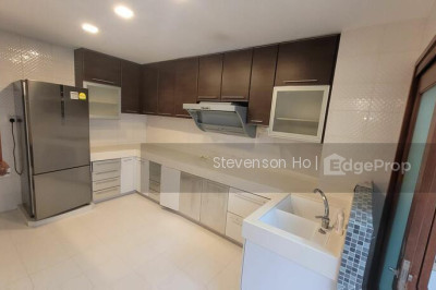 PINEWOOD GARDENS Apartment / Condo | Listing