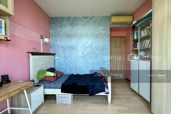 VARSITY PARK CONDOMINIUM Apartment / Condo | Listing