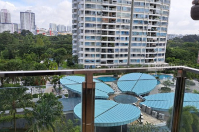 CLOVER BY THE PARK Apartment / Condo | Listing