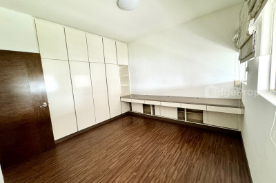 RIDGEWOOD Apartment / Condo | Listing