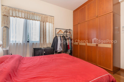 MONTROSA Apartment / Condo | Listing