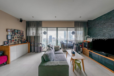 IRESIDENCES Apartment / Condo | Listing