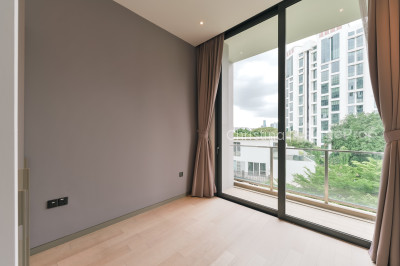 ROBIN RESIDENCES Apartment / Condo | Listing